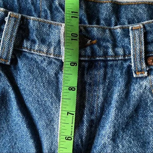 [LEVIS] VINTAGE 585 LIGHT MEDIUM WASH JEANS - Picture 8 of 10